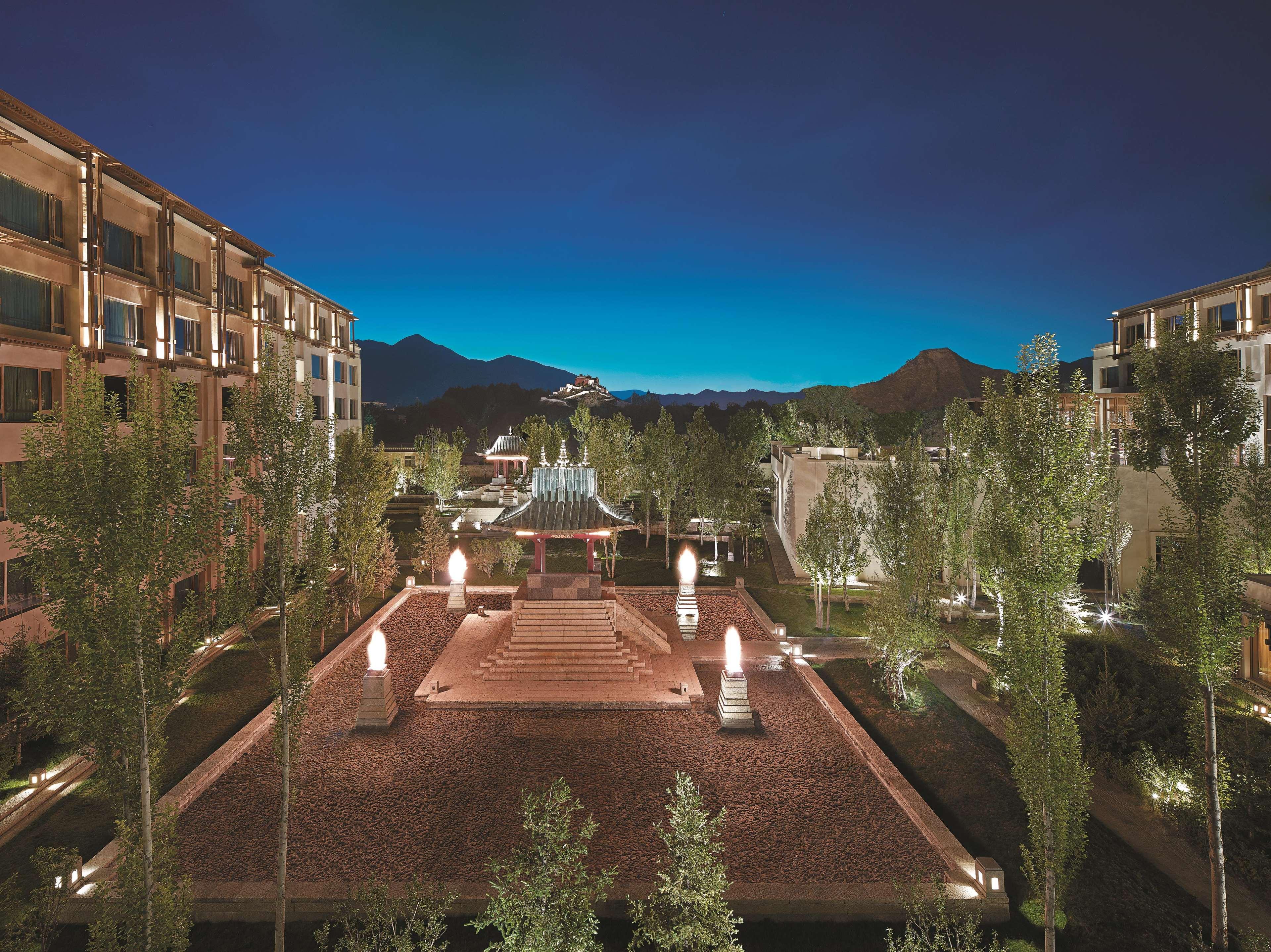 Shangri-La Lhasa Exterior photo