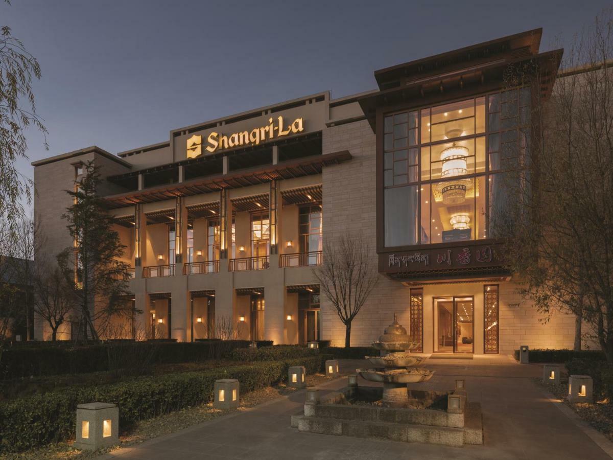 Shangri-La Lhasa Exterior photo